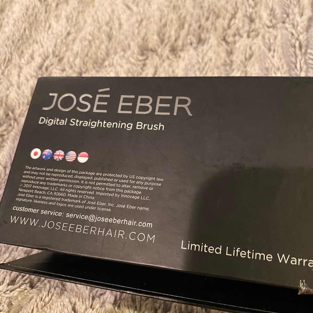 José Eber digital straightening brush